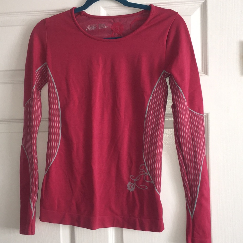 Athleta performance top Size M..
